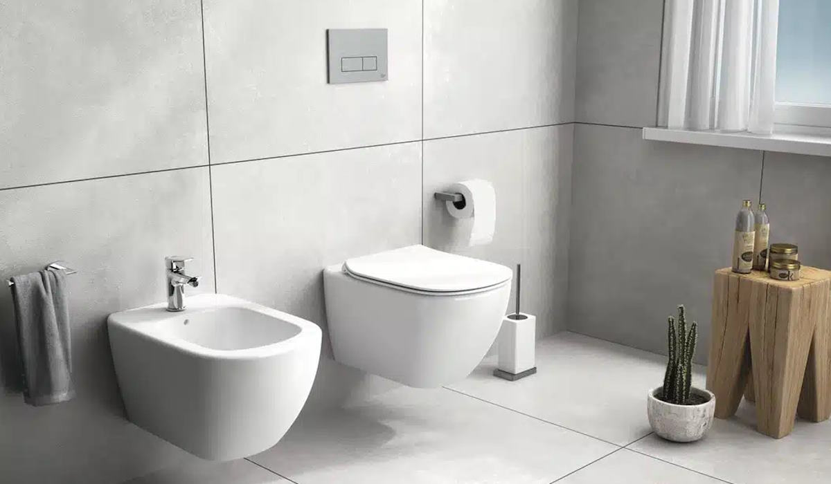  Ideal Standard toilets, basins and other sanitaryware